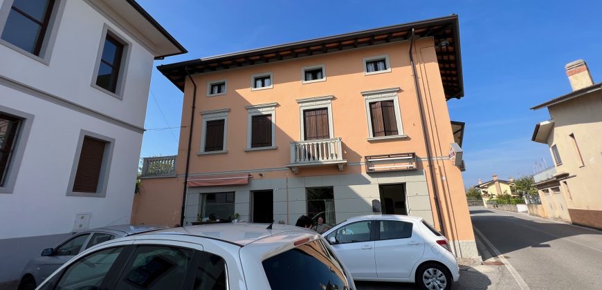 Palazzetto ad Angolo