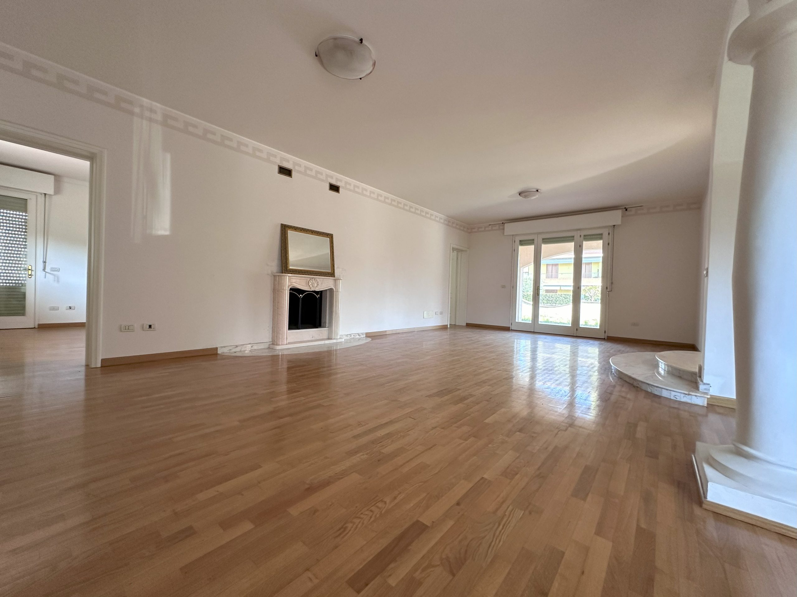 Lussuosa Villa in Zona Residenziale Lussuosa Villa in Zona Residenziale
