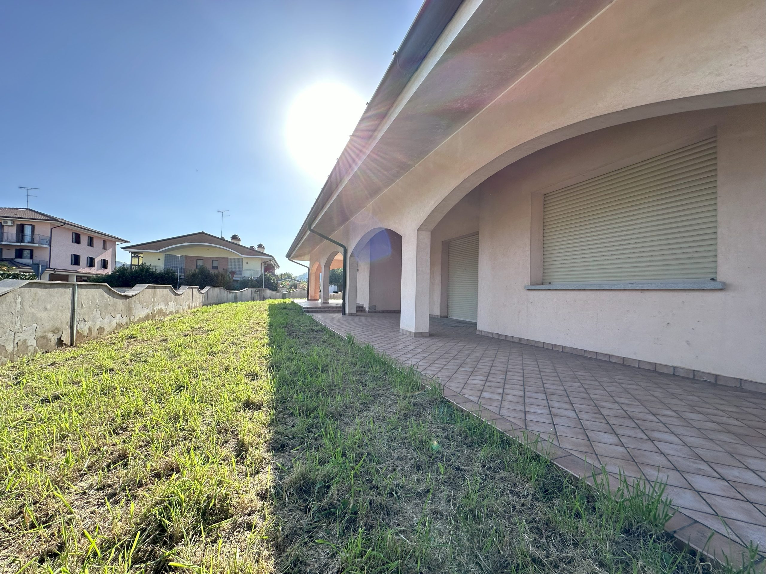 Lussuosa Villa in Zona Residenziale Lussuosa Villa in Zona Residenziale