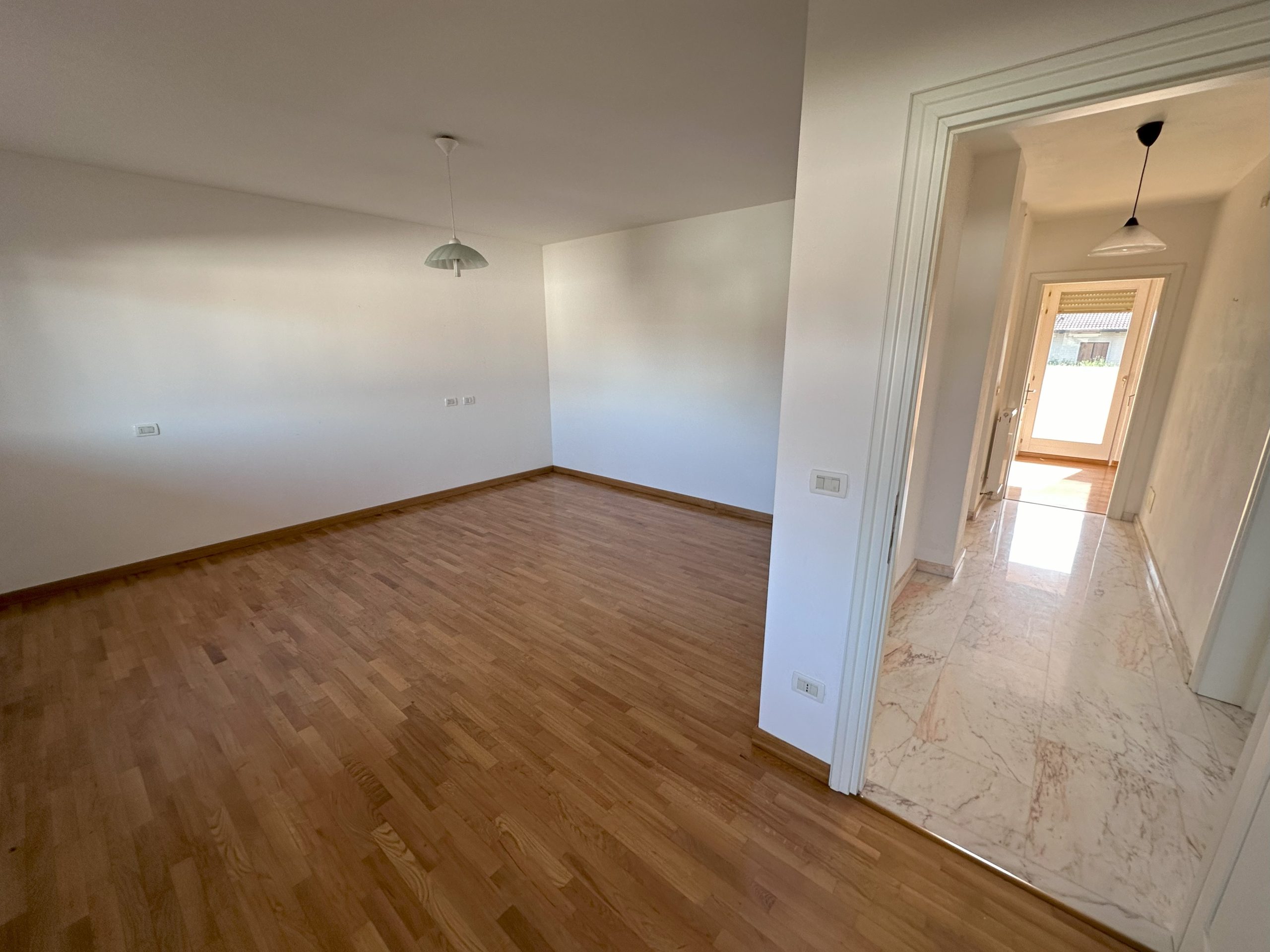 Lussuosa Villa in Zona Residenziale Lussuosa Villa in Zona Residenziale