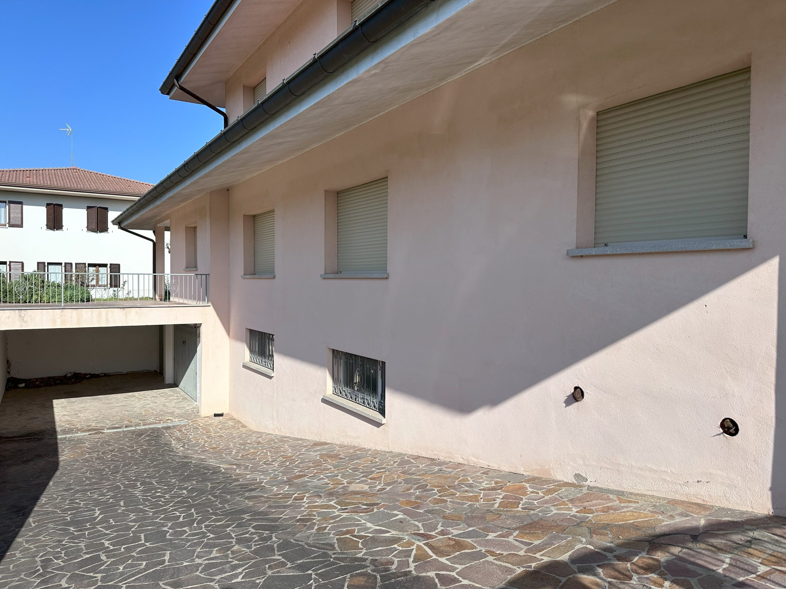 Lussuosa Villa in Zona Residenziale Lussuosa Villa in Zona Residenziale