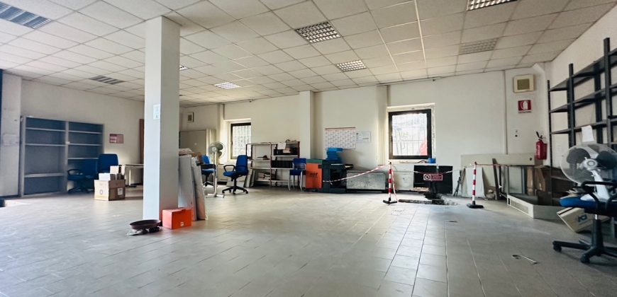 Grande Ufficio e Magazzino
