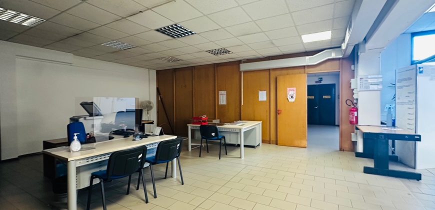 Grande Ufficio e Magazzino