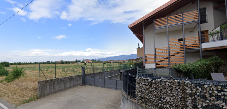 Garage in Area Condominiale Chiusa Garage in Area Condominiale Chiusa