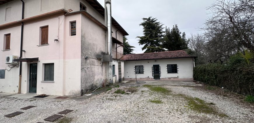 Intero Stabile Residenziale Commerciale