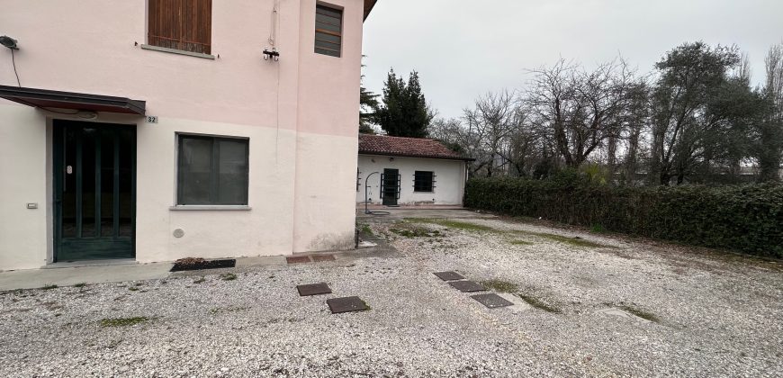 Intero Stabile Residenziale Commerciale