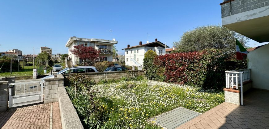 Appartamento Bicamere con Giardino a Villa Primavera