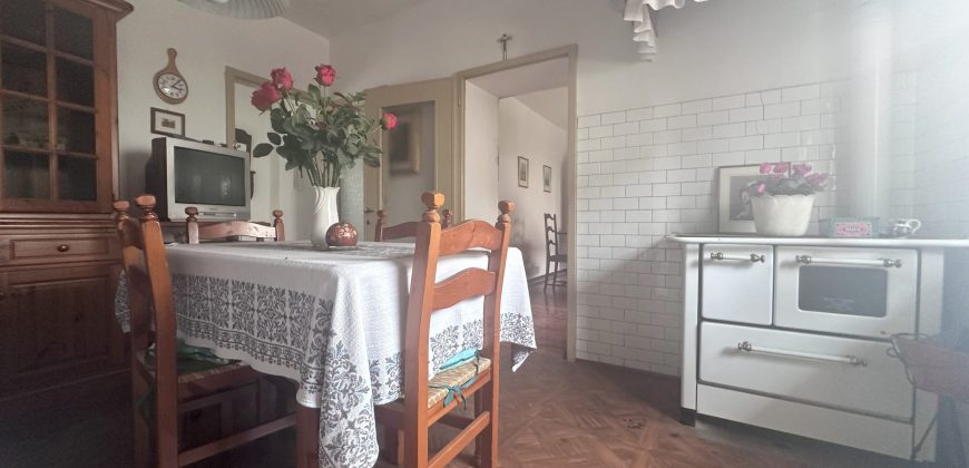 Casa Con Ampia Corte