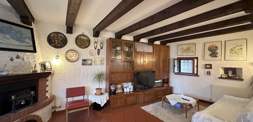 Casa Indipendente Con Dependance