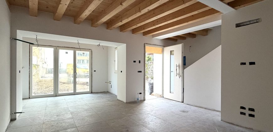 Terratetto Unifamiliare in Vendita