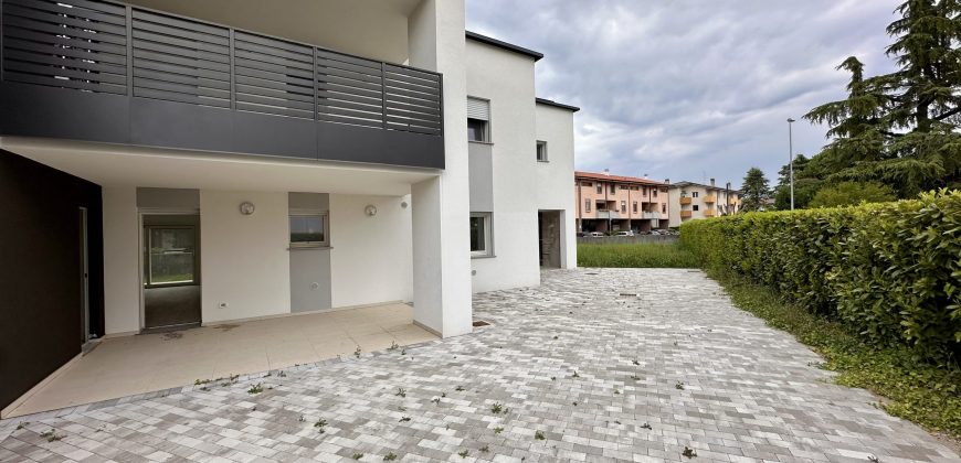 Tricamere con Giardino