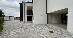 Tricamere con Giardino