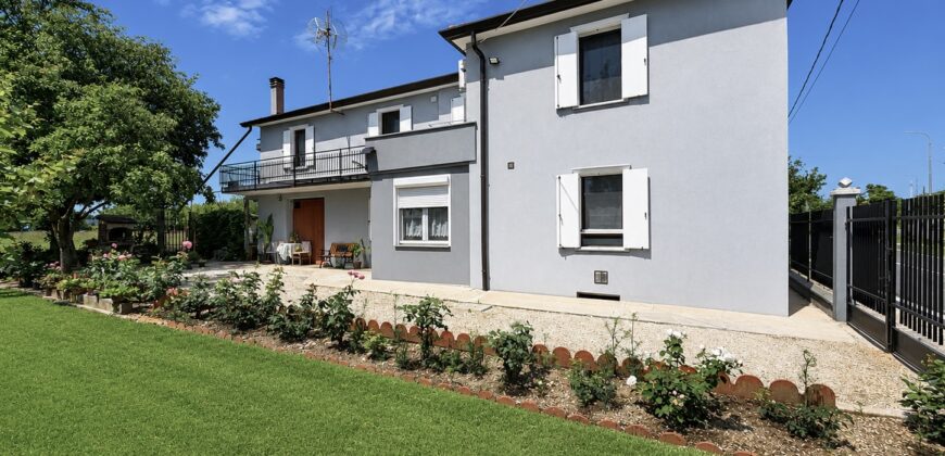 Villa unifamiliare con giardino