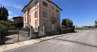 Appartamento con giardino esclusivo in palazzina di sole tre unità