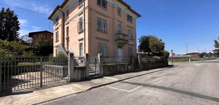 Appartamento con giardino esclusivo in palazzina di sole tre unità
