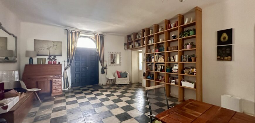 Ampia Casa Storica Con Giardino