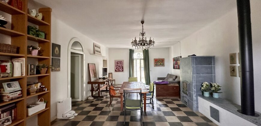 Ampia Casa Storica Con Giardino