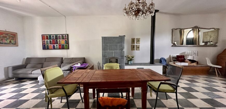 Ampia Casa Storica Con Giardino