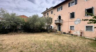 Ampia Casa Storica Con Giardino