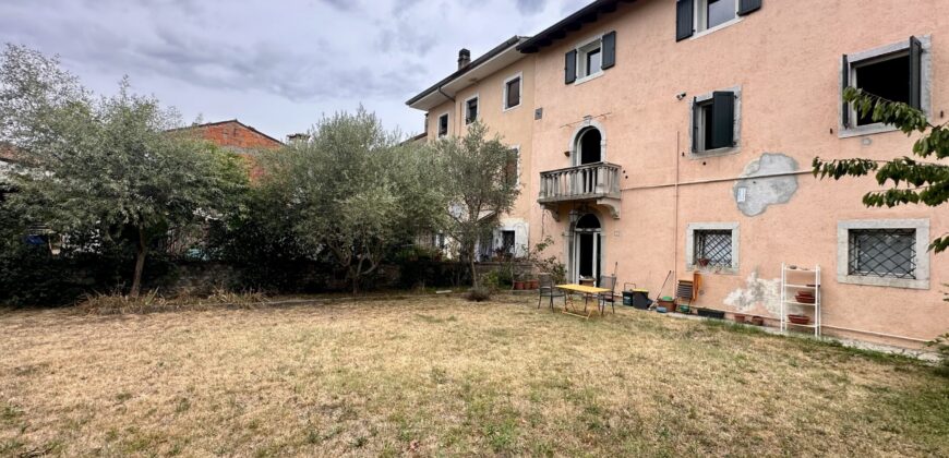 Ampia Casa Storica Con Giardino