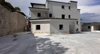 Nuovo Bicamere In Centro