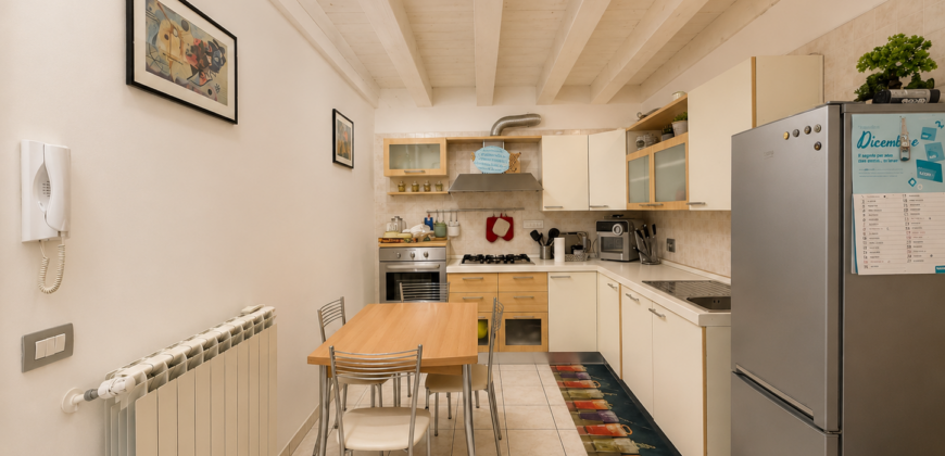 Casa Indipendente In Corte Condominiale