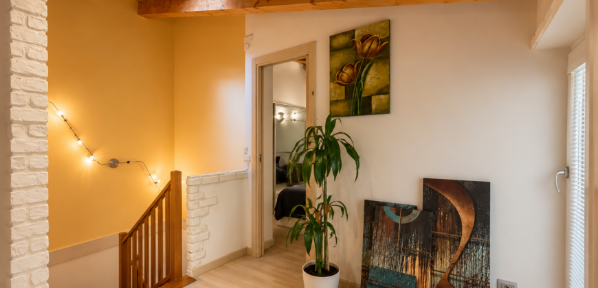 Casa Indipendente In Corte Condominiale