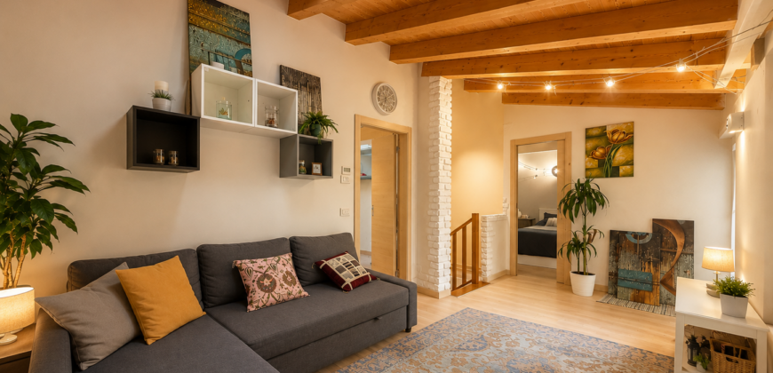 Casa Indipendente In Corte Condominiale