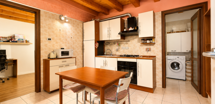 Casa Indipendente In Corte Condominiale