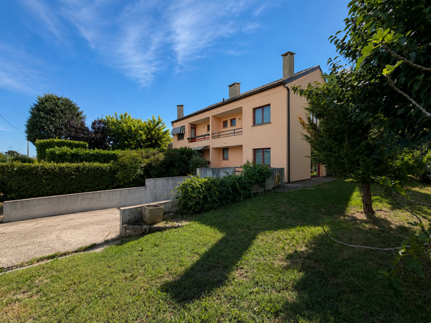 Villa In Bifamiliare A Pradamano