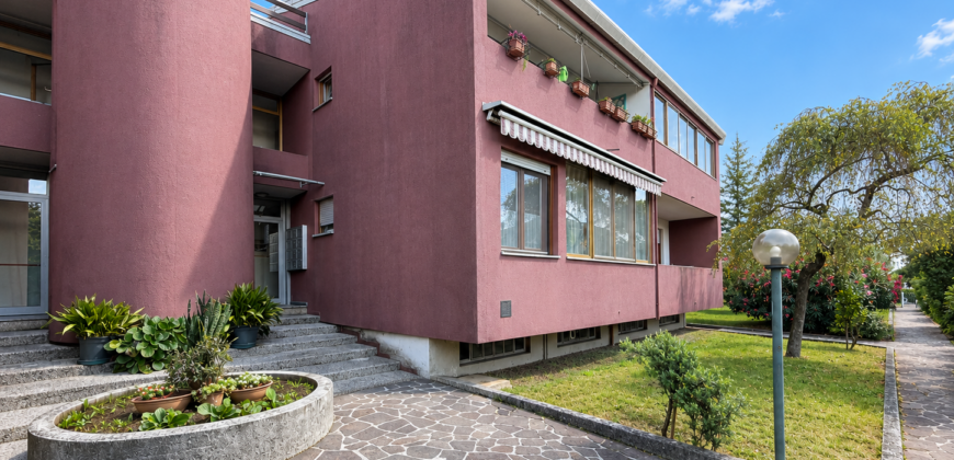 Bicamere Completamente Ristrutturato Con Giardino Esclusivo